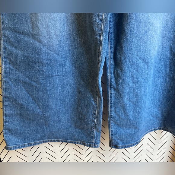 A•NEW•DAY Wide Legged Flared Denim Jeans,Size 8 NWT Modern meets Retro 70s Vibes - Picture 4 of 6